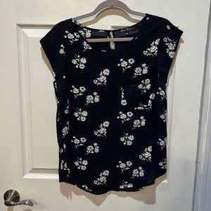 Alice Blue brand sleeveless blouse